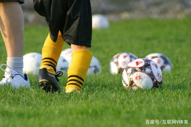 巡回锦标赛霍夫兰与杰拉德并列领先